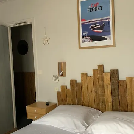 La Petite Ares