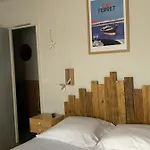La Petite Ares